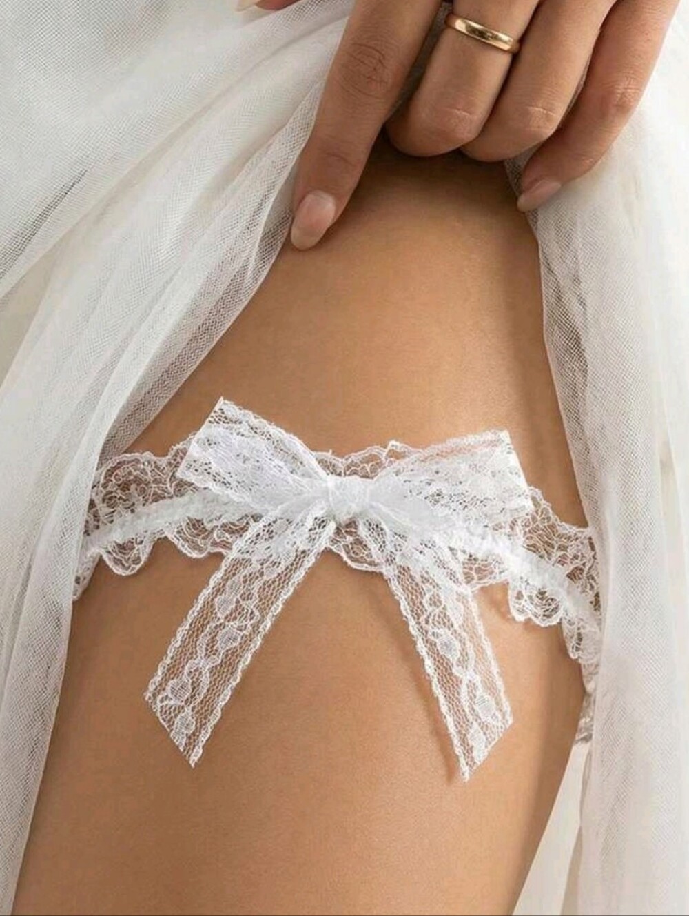 NWT, White Lace Bridal Garter with Bow